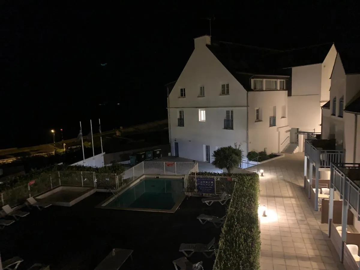 Appartement FACE OCEAN, duplex 35m2 au calme - 4 lits - Parking - à Audierne 0*,  France